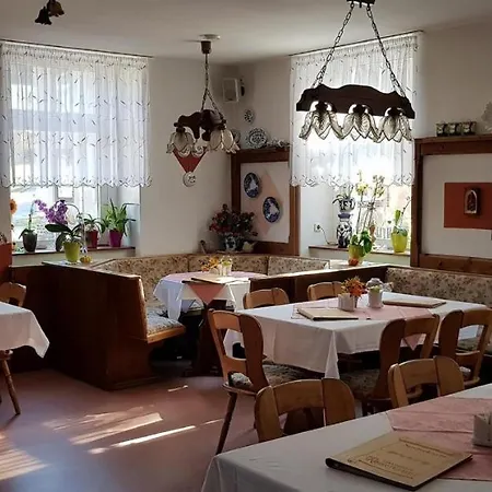 Gasthaus Zur Rosenaue Мини-отель Thermalbad Wiesenbad